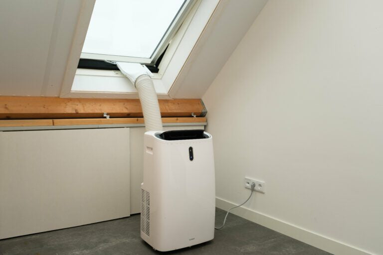 Klima Fensteradapter WDH-KFA für mobile Klimaanlagen mit Abluftschauch Dachfenster